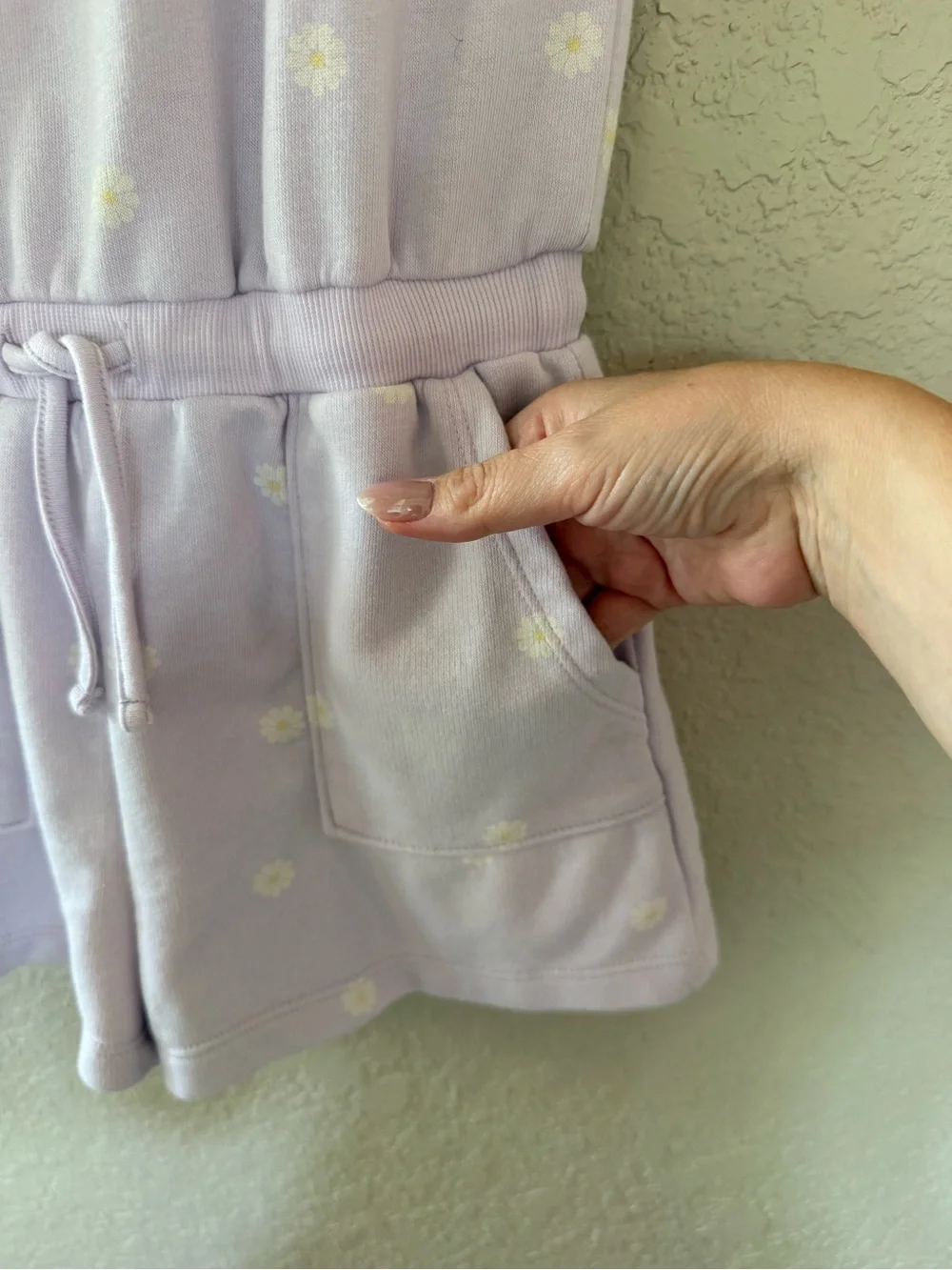 NWOT Old Navy Daisy Drawstring Romper (S)